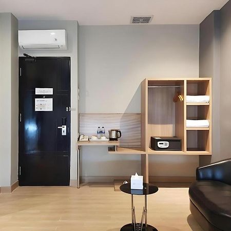 U Stay Hotel Mangga Besar جاكرتا المظهر الخارجي الصورة