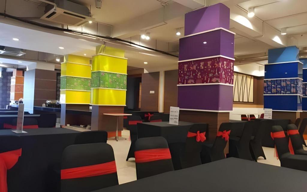 U Stay Hotel Mangga Besar جاكرتا المظهر الخارجي الصورة