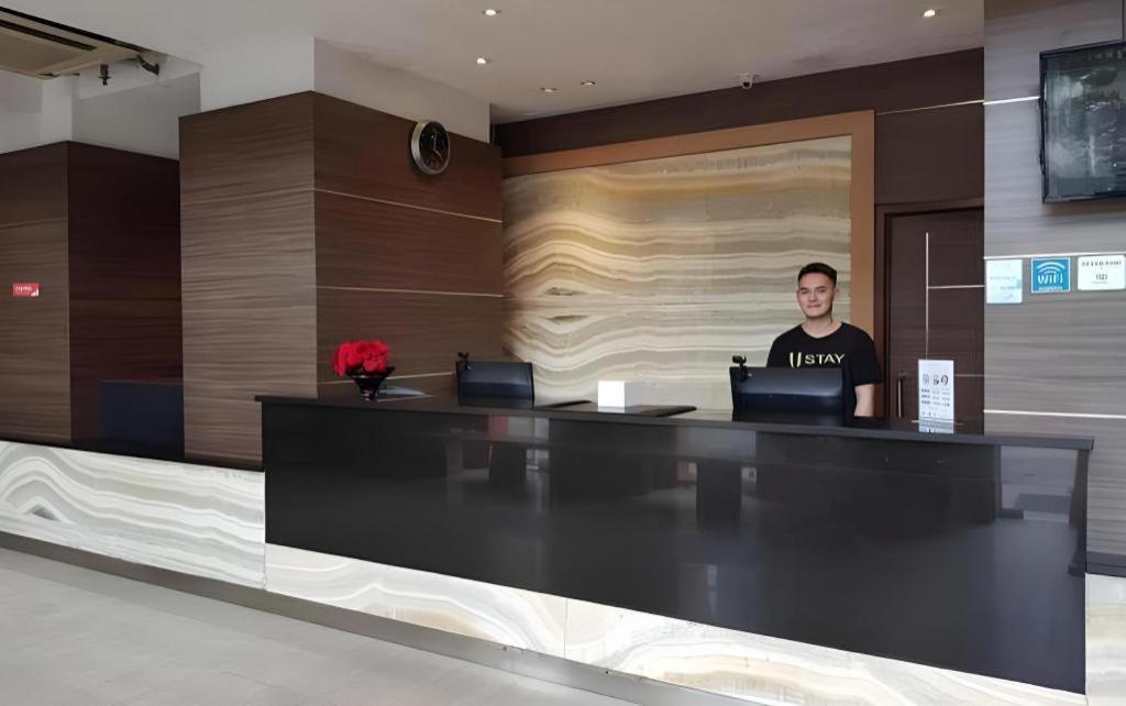 U Stay Hotel Mangga Besar جاكرتا المظهر الخارجي الصورة
