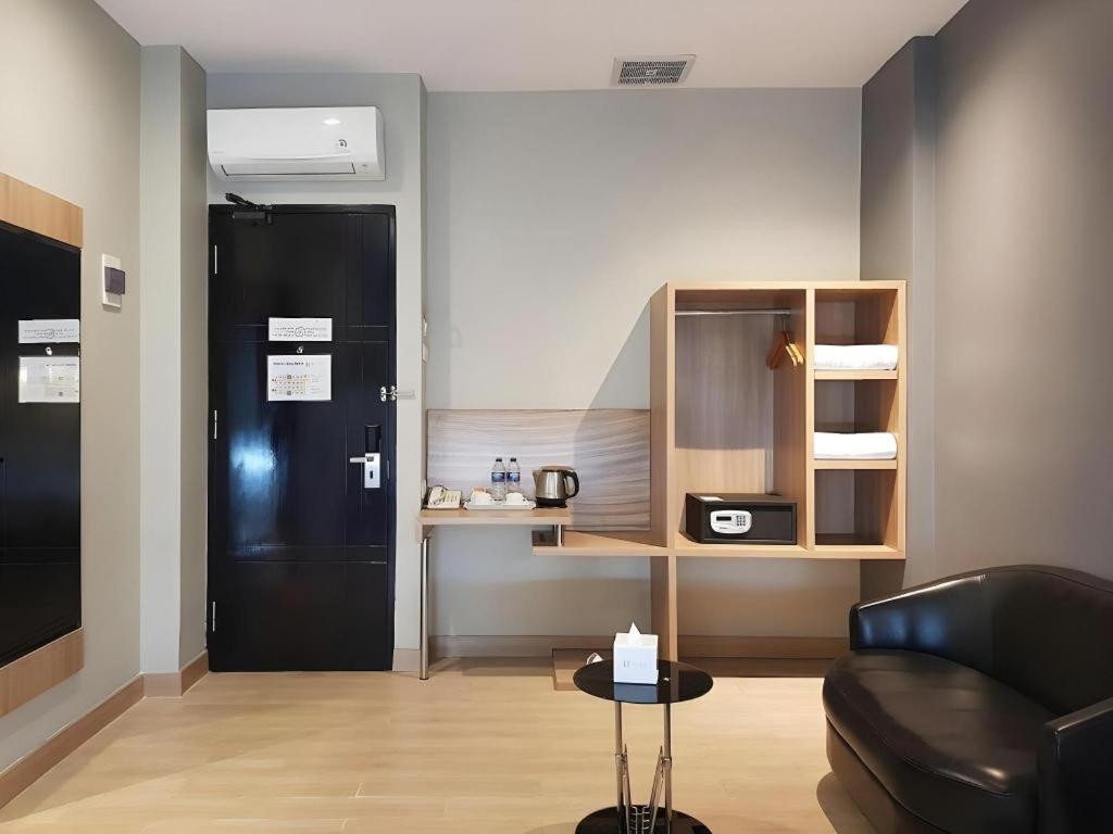 U Stay Hotel Mangga Besar جاكرتا المظهر الخارجي الصورة