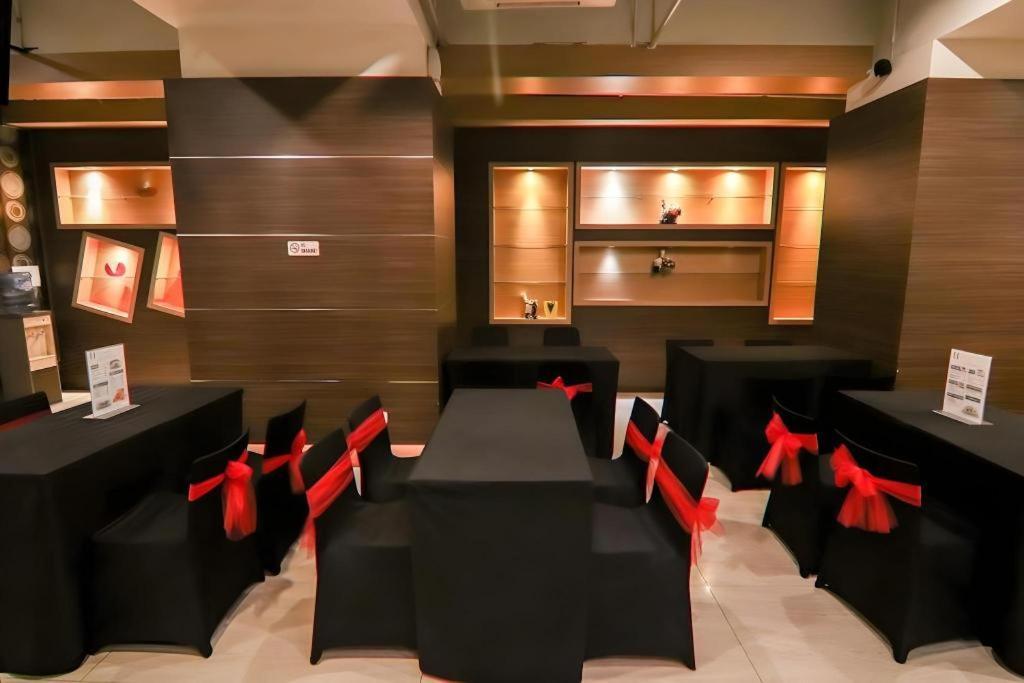 U Stay Hotel Mangga Besar جاكرتا المظهر الخارجي الصورة