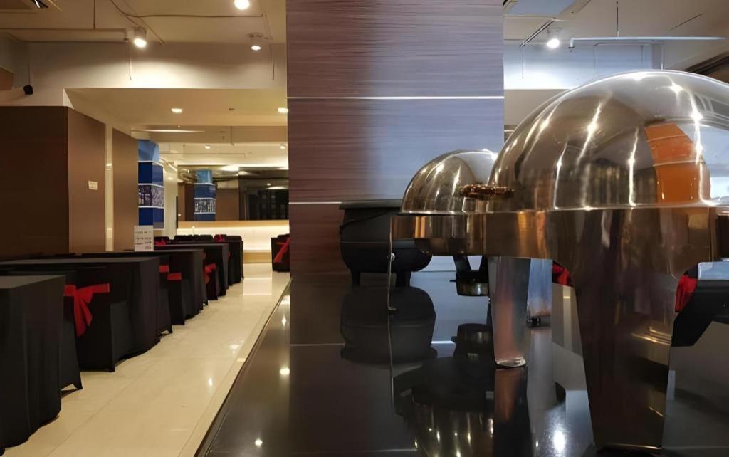 U Stay Hotel Mangga Besar جاكرتا المظهر الخارجي الصورة