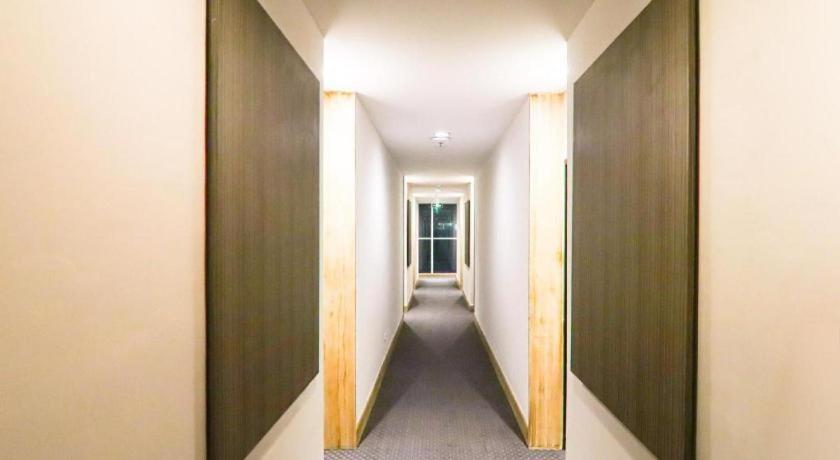 U Stay Hotel Mangga Besar جاكرتا المظهر الخارجي الصورة